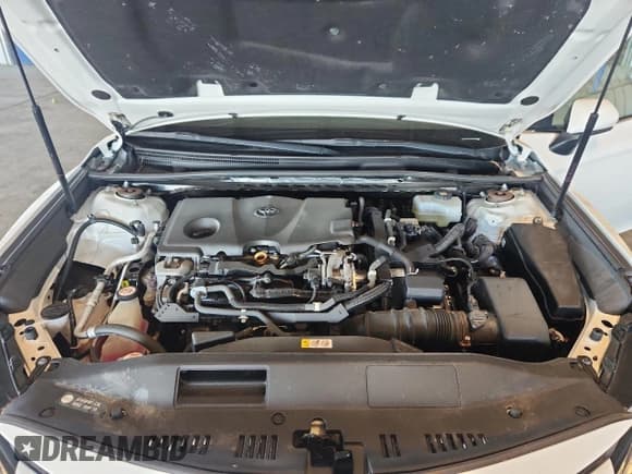 ✅ 2020 Toyota Camry Hybrid LE • VIN: 4T1C31AKXLU533458 • Lot: 90863365. Listed on Copart with 38,307 mi. Free auction sales archive from the USA and detailed vehicle history report at DreamBid. Image 11.