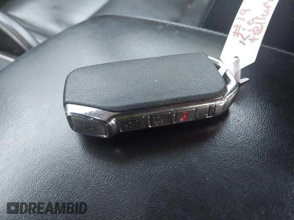 ✅ 2020 Kia Telluride S • VIN: 5XYP64HC6LG069082 • Lot: 43245583. Listed on IAAI with 184,618 mi. Free auction sales archive from the USA and detailed vehicle history report at DreamBid. Image 11.