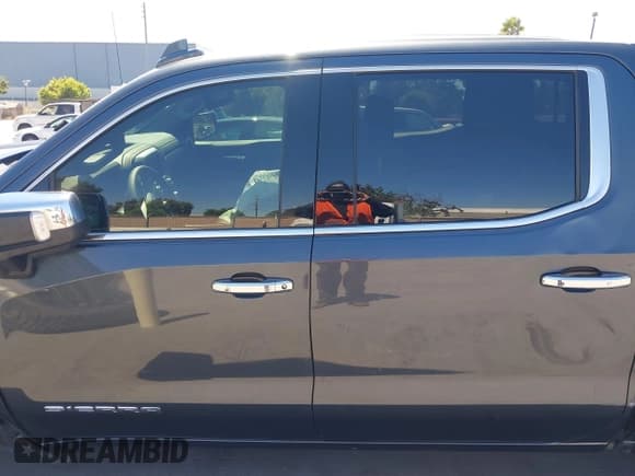 ✅ 2022 GMC Sierra 1500 SLT • VIN: 1GTU9DELONZ219903 • Lot: 40140320. Listed on IAAI with 57,019 mi. Free auction sales archive from the USA and detailed vehicle history report at DreamBid. Image 15.