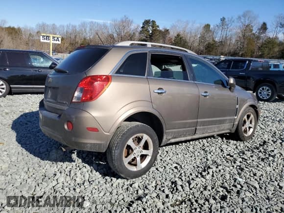 ✅ 2014 Chevrolet Captiva Sport LT • VIN: 3GNAL3EK4ES524203 • Lot: 42090845. Wystawiony na Copart z przebiegiem 226 936 mil. Bezpłatny archiwum sprzedaży aukcyjnych z USA i szczegółowy raport historii pojazdu na DreamBid. Zdjęcie 3.