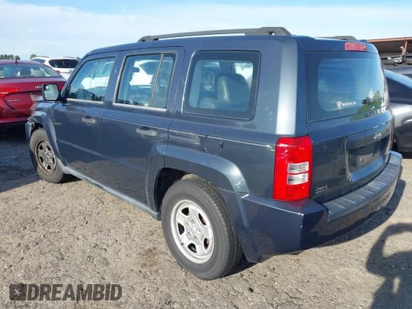 ✅ 2008 Jeep Patriot Sport • VIN: 1J8FT28018D601044 • Lot: 42280611. Listed on IAAI with 168,725 mi. Free auction sales archive from the USA and detailed vehicle history report at DreamBid. Image 3.