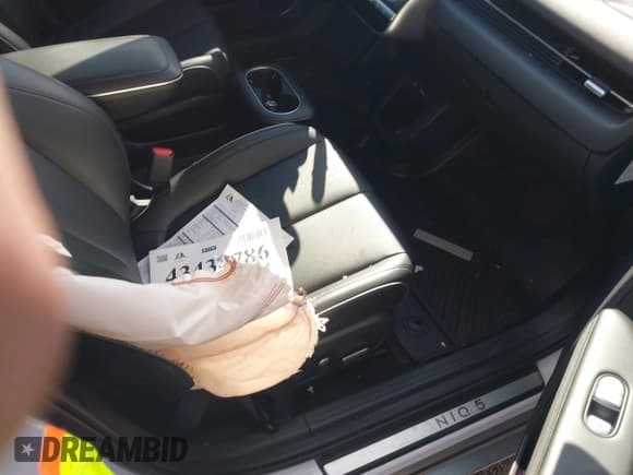 ✅ 2022 Hyundai Ioniq 5 Limited • VIN: KM8KRDAF1NU067307 • Lot: 43434786. Listed on IAAI with 28,067 mi. Free auction sales archive from the USA and detailed vehicle history report at DreamBid. Image 5.