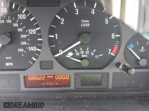 ✅ 2004 BMW 3 Series 325i • VIN: WBAET37484NJ95990 • Lot: 42779657. Listed on IAAI with 188,022 mi. Free auction sales archive from the USA and detailed vehicle history report at DreamBid. Image 15.