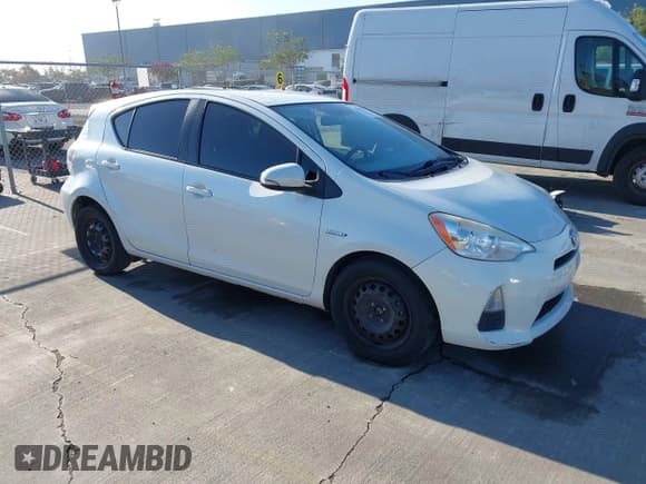 ✅ 2014 Toyota Prius Three • VIN: JTDKDTB39E1070250 • Lot: 43795137. Wystawiony na IAAI z przebiegiem 222 191 mil. Bezpłatny archiwum sprzedaży aukcyjnych z USA i szczegółowy raport historii pojazdu na DreamBid. Zdjęcie 1.