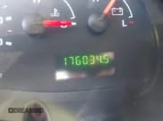 ✅ 2006 Ford Econoline Cargo • VIN: 1FTSE34LX6DA60840 • Lot: 40982882. Wystawiony na IAAI z przebiegiem 176 034 mil. Bezpłatny archiwum sprzedaży aukcyjnych z USA i szczegółowy raport historii pojazdu na DreamBid. Zdjęcie 15.