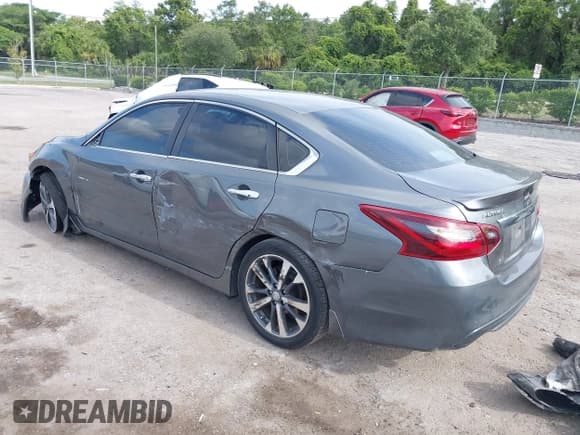 ✅ 2017 Nissan Altima SR • VIN: 1N4AL3AP0HC279569 • Lot: 42357608. Listed on IAAI with 92,950 mi. Free auction sales archive from the USA and detailed vehicle history report at DreamBid. Image 3.
