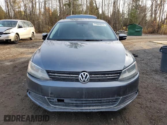 ✅ 2013 Volkswagen Jetta Comfortline • VIN: 3VWDL7AJ4DM408378 • Lot: 77094074. Listed on Copart with 169,129 mi. Free auction sales archive from the USA and detailed vehicle history report at DreamBid. Image 5.