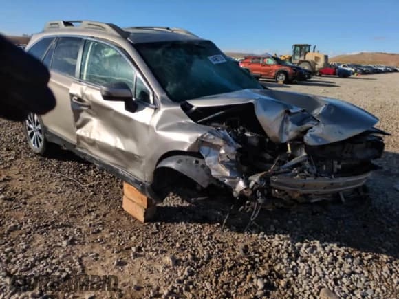 ✅ 2017 Subaru Outback Limited • VIN: 4S4BSENC5H3329379 • Lot: 44997525. Listed on Copart with 46,355 mi. Free auction sales archive from the USA and detailed vehicle history report at DreamBid. Image 14.