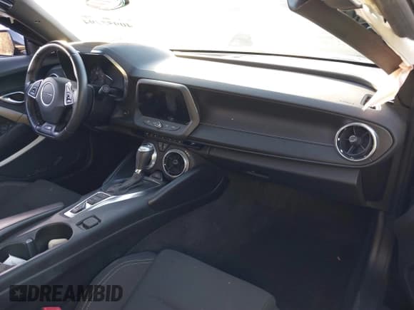 ✅ 2018 Chevrolet Camaro 1SS • VIN: 1G1FF1R78J0135848 • Лот: 40955794. Опубликован ранее на IAAI с пробегом 15 588 миль. Бесплатный доступ к архиву аукционных продаж из США и подробный отчёт об истории автомобиля на DreamBid. Изображение 5.