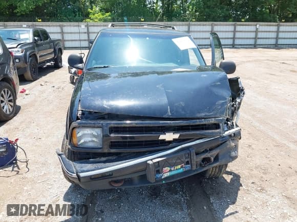 ✅ 1997 Chevrolet Blazer LS • VIN: 1GNDT13W0V2182560 • Лот: 42463604. Опубликован ранее на IAAI с пробегом 106 543 миль. Бесплатный доступ к архиву аукционных продаж из США и подробный отчёт об истории автомобиля на DreamBid. Изображение 6.