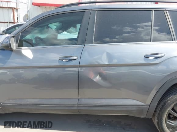 ✅ 2023 Volkswagen Atlas SE • VIN: 1V2JR2CAXPC550095 • Lot: 43479260. Wystawiony na IAAI z przebiegiem 21 622 mil. Bezpłatny archiwum sprzedaży aukcyjnych z USA i szczegółowy raport historii pojazdu na DreamBid. Zdjęcie 14.