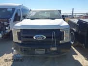 ✅ 2019 Ford F-250 XL • VIN: 1FTBF2A67KED13428 • Lot: 43662167. Wystawiony na IAAI z przebiegiem 199 623 mil. Bezpłatny archiwum sprzedaży aukcyjnych z USA i szczegółowy raport historii pojazdu na DreamBid. Zdjęcie 12.