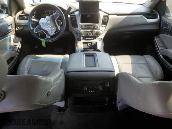 ✅ 2015 Chevrolet Suburban LT • VIN: 1GNSCJKCXFR283483 • Lot: 75421054. Wystawiony na Copart z przebiegiem 153 882 mil. Bezpłatny archiwum sprzedaży aukcyjnych z USA i szczegółowy raport historii pojazdu na DreamBid. Zdjęcie 8.