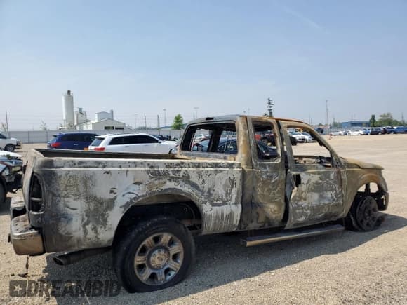 ✅ 2015 Ford F-250 XLT • VIN: 1FT7X2B67FED51006 • Lot: 59530675. Wystawiony na Copart z przebiegiem Nie podano. Bezpłatny archiwum sprzedaży aukcyjnych z USA i szczegółowy raport historii pojazdu na DreamBid. Zdjęcie 3.