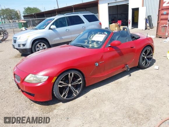 ✅ 2007 BMW Z4 3.0si • VIN: 4USBU53557LX03064 • Lot: 42243526. Listed on IAAI with 118,304 mi. Free auction sales archive from the USA and detailed vehicle history report at DreamBid. Image 17.