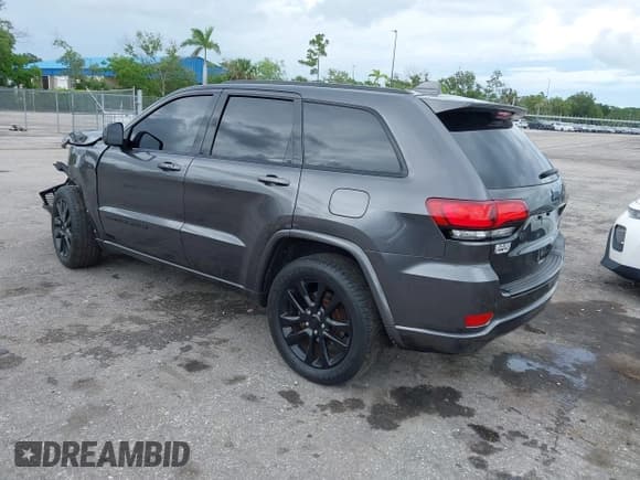 ✅ 2018 Jeep Grand Cherokee Altitude • VIN: 1C4RJEAG2JC428214 • Lot: 42661661. Wystawiony na IAAI z przebiegiem 81 859 mil. Bezpłatny archiwum sprzedaży aukcyjnych z USA i szczegółowy raport historii pojazdu na DreamBid. Zdjęcie 3.