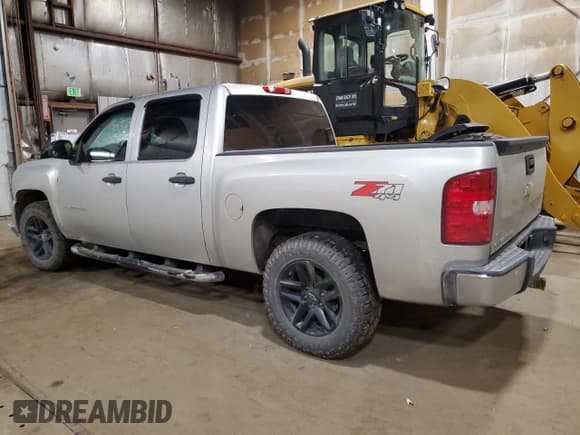 ✅ 2011 Chevrolet Silverado 1500 LT • VIN: 1GCPKSE34BF224072 • Лот: 86699615. Опубликован ранее на Copart с пробегом Не указан. Бесплатный доступ к архиву аукционных продаж из США и подробный отчёт об истории автомобиля на DreamBid. Изображение 2.
