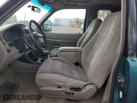 ✅ 1998 Ford Explorer Sport • VIN: 1FMYU24E1WUC91503 • Lot: 66551815. Listed on Copart with 174,651 mi. Free auction sales archive from the USA and detailed vehicle history report at DreamBid. Image 7.