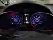 2016 Hyundai Santa Fe Limited z VIN KM8SRDHF9GU141064, wystawiony jako Copart lot #90247635 z przebiegiem 142 441 mil mil oraz Czysty tytuł • Clean title. Historia ofert i sprzedaży dostępna na DreamBid. Obrazek 9.