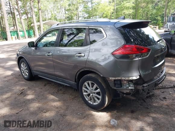 ✅ 2017 Nissan Rogue S • VIN: KNMAT2MT8HP608945 • Lot: 42667788. Wystawiony na IAAI z przebiegiem 136 227 mil. Bezpłatny archiwum sprzedaży aukcyjnych z USA i szczegółowy raport historii pojazdu na DreamBid. Zdjęcie 3.