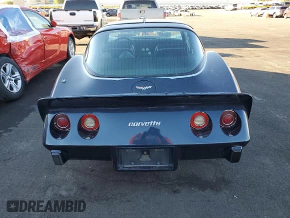 ✅ 1979 Chevrolet Corvette • VIN: 1Z8749S423195 • Lot: 71748665. Wystawiony na Copart z przebiegiem 788 477 mil. Bezpłatny archiwum sprzedaży aukcyjnych z USA i szczegółowy raport historii pojazdu na DreamBid. Zdjęcie 6.