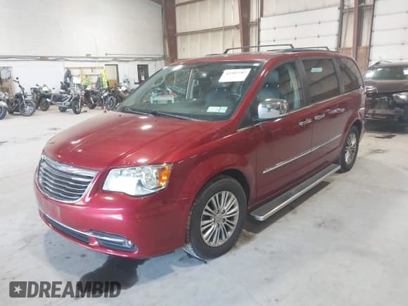 ✅ 2013 Chrysler Town & Country Touring L • VIN: 2C4RC1CG3DR541472 • Lot: 43383785. Listed on IAAI with 102,028 mi. Free auction sales archive from the USA and detailed vehicle history report at DreamBid. Image 2.