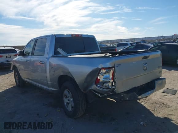 ✅ 2009 Dodge 1500 TRX • VIN: 1D3HB13P99S806102 • Lot: 41361469. Wystawiony na IAAI z przebiegiem 205 577 mil. Bezpłatny archiwum sprzedaży aukcyjnych z USA i szczegółowy raport historii pojazdu na DreamBid. Zdjęcie 3.