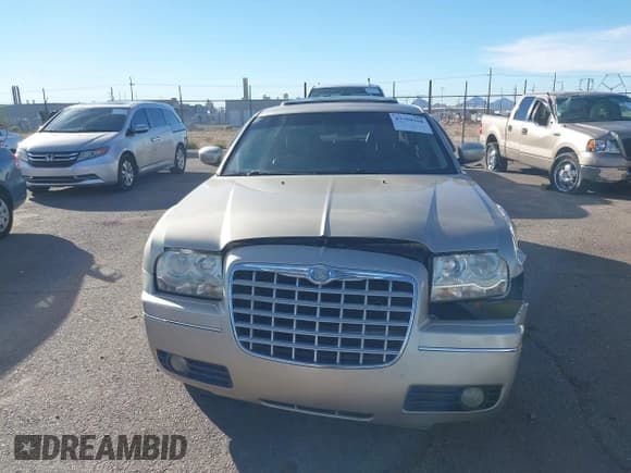 ✅ 2006 Chrysler 300 Touring • VIN: 2C3KA53G26H351397 • Lot: 43758208. Listed on IAAI with 98,563 mi. Free auction sales archive from the USA and detailed vehicle history report at DreamBid. Image 12.