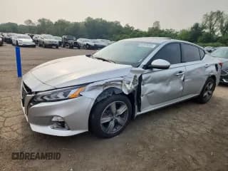 ✅ 2019 Nissan Altima SL • VIN: 1N4BL4EWXKC246100 • Lot: 67374425. Listed on Copart with 102,514 mi. Free auction sales archive from the USA and detailed vehicle history report at DreamBid. Image 1.