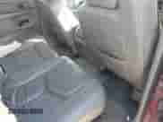 2005 Chevrolet Suburban LS z VIN 1GNFK16Z15J207781, wystawiony jako IAAI lot #43564350 z przebiegiem 288 836 mil mil oraz . Historia ofert i sprzedaży dostępna na DreamBid. Obrazek 8.