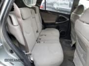 ✅ 2006 Toyota RAV4 Limited • VIN: JTMBK31V666008334 • Lot: 92208345. Wystawiony na Copart z przebiegiem 115 550 mil. Bezpłatny archiwum sprzedaży aukcyjnych z USA i szczegółowy raport historii pojazdu na DreamBid. Zdjęcie 11.