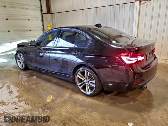 ✅ 2016 BMW 3 Series 328i • VIN: WBA8E9G51GNT84102 • Lot: 96172835. Wystawiony na Copart z przebiegiem 122 615 mil. Bezpłatny archiwum sprzedaży aukcyjnych z USA i szczegółowy raport historii pojazdu na DreamBid. Zdjęcie 2.