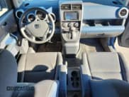 ✅ 2006 Honda Element EX-P • VIN: 5J6YH28776L015198 • Lot: 91587105. Wystawiony na Copart z przebiegiem 158 926 mil. Bezpłatny archiwum sprzedaży aukcyjnych z USA i szczegółowy raport historii pojazdu na DreamBid. Zdjęcie 8.