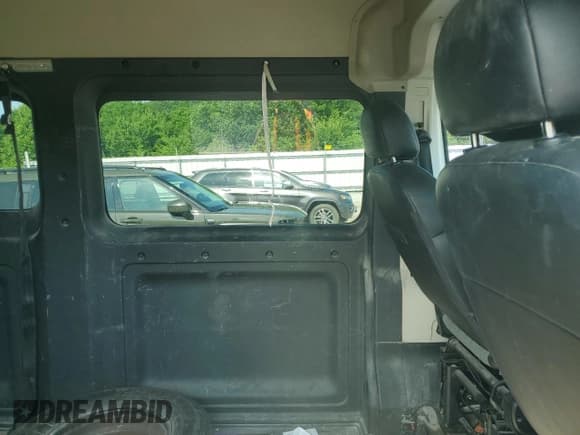 ✅ 2016 Ram ProMaster Cargo • VIN: 3C6TRVPG3GE125117 • Lot: 65015005. Wystawiony na Copart z przebiegiem 137 564 mil. Bezpłatny archiwum sprzedaży aukcyjnych z USA i szczegółowy raport historii pojazdu na DreamBid. Zdjęcie 11.