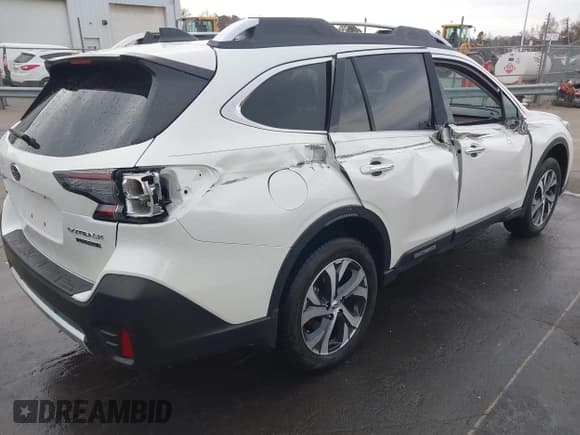 ✅ 2022 Subaru Outback Touring • VIN: 4S4BTAPC5N3157370 • Lot: 43767957. Listed on IAAI with 19,164 mi. Free auction sales archive from the USA and detailed vehicle history report at DreamBid. Image 4.