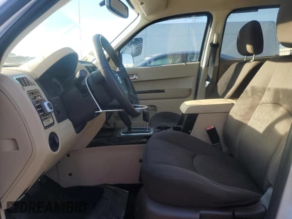 ✅ 2008 Mazda Tribute Touring • VIN: 4F2CZ02Z88KM23617 • Lot: 82750295. Wystawiony na Copart z przebiegiem 120 355 mil. Bezpłatny archiwum sprzedaży aukcyjnych z USA i szczegółowy raport historii pojazdu na DreamBid. Zdjęcie 7.