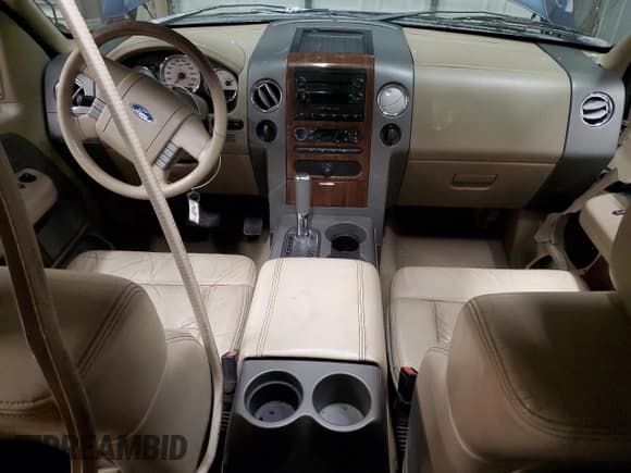 ✅ 2004 Ford F-150 XLT • VIN: 1FTPX145X4KD10947 • Lot: 43321555. Wystawiony na Copart z przebiegiem Nie podano. Bezpłatny archiwum sprzedaży aukcyjnych z USA i szczegółowy raport historii pojazdu na DreamBid. Zdjęcie 8.