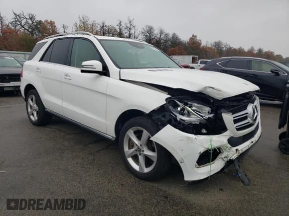 ✅ 2019 Mercedes-Benz GLE 400 • VIN: 4JGDA5GBXKB208361 • Lot: 90225545. Wystawiony na Copart z przebiegiem 70 697 mil. Bezpłatny archiwum sprzedaży aukcyjnych z USA i szczegółowy raport historii pojazdu na DreamBid. Zdjęcie 4.