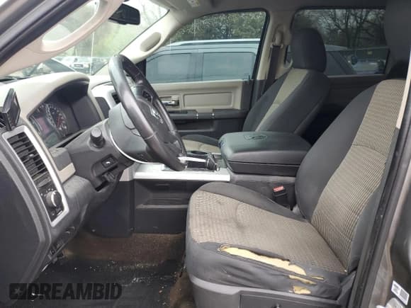 ✅ 2012 Ram 2500 Big Horn • VIN: 3C6UD5DL0CG337055 • Lot: 51235375. Wystawiony na Copart z przebiegiem 270 485 mil. Bezpłatny archiwum sprzedaży aukcyjnych z USA i szczegółowy raport historii pojazdu na DreamBid. Zdjęcie 7.