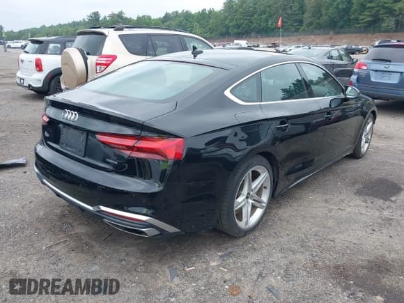 ✅ 2022 Audi A5 Sportback S line Premium • VIN: WAUDACF52NA029856 • Lot: 42434264. Listed on IAAI with 29,175 mi. Free auction sales archive from the USA and detailed vehicle history report at DreamBid. Image 4.