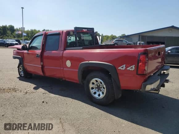 ✅ 2006 Chevrolet Silverado 1500 LS • VIN: 2GCEK19B261101225 • Lot: 70333244. Wystawiony na Copart z przebiegiem 214 034 mil mil. Skorzystaj z bezpłatnego archiwum sprzedaży aukcyjnych z USA i zobacz szczegółowy raport historii pojazdu na DreamBid. Zdjęcie 2.