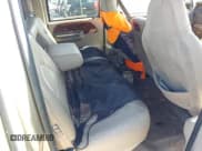 ✅ 2000 Ford F-250 XL • VIN: 1FTNW20F0YEB24885 • Lot: 41831781. Wystawiony na IAAI z przebiegiem 260 679 mil. Bezpłatny archiwum sprzedaży aukcyjnych z USA i szczegółowy raport historii pojazdu na DreamBid. Zdjęcie 8.