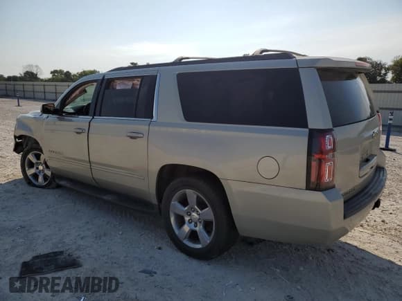 ✅ 2017 Chevrolet Suburban LS • VIN: 1GNSCGKC5HR390009 • Lot: 68575944. Wystawiony na Copart z przebiegiem 71 164 mil. Bezpłatny archiwum sprzedaży aukcyjnych z USA i szczegółowy raport historii pojazdu na DreamBid. Zdjęcie 2.