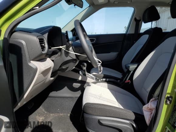 ✅ 2024 Hyundai Venue SEL • VIN: KMHRC8A3XRU311247 • Lot: 49879755. Listed on Copart with 4,537 mi. Free auction sales archive from the USA and detailed vehicle history report at DreamBid. Image 7.