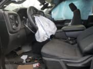 ✅ 2021 Chevrolet Silverado 1500 Custom • VIN: 1GCPYBEK5MZ211077 • Lot: 76271584. Wystawiony na Copart z przebiegiem 84 198 mil. Bezpłatny archiwum sprzedaży aukcyjnych z USA i szczegółowy raport historii pojazdu na DreamBid. Zdjęcie 7.