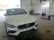 ✅ 2022 Volvo V60 • VIN: YV4102WK4N2092036 • Lot: 80911585. Wystawiony na Copart z przebiegiem 26 176 mil. Bezpłatny archiwum sprzedaży aukcyjnych z USA i szczegółowy raport historii pojazdu na DreamBid. Zdjęcie 13.