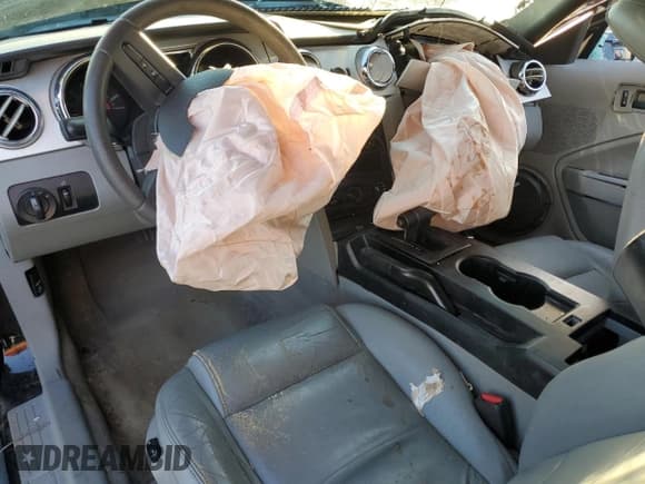 ✅ 2005 Ford Mustang Deluxe • VIN: 1ZVFT84N155192204 • Lot: 48663695. Listed on Copart with Not provided. Free auction sales archive from the USA and detailed vehicle history report at DreamBid. Image 8.