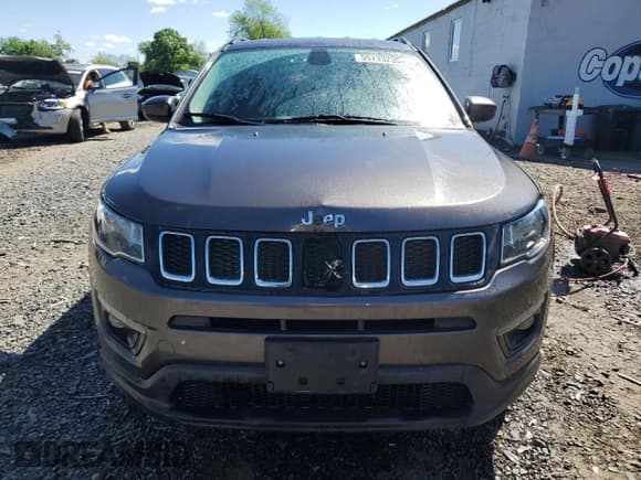 ✅ 2019 Jeep Compass Latitude • VIN: 3C4NJDBB8KT813956 • Lot: 55733235. Wystawiony na Copart z przebiegiem 147 793 mil. Bezpłatny archiwum sprzedaży aukcyjnych z USA i szczegółowy raport historii pojazdu na DreamBid. Zdjęcie 5.