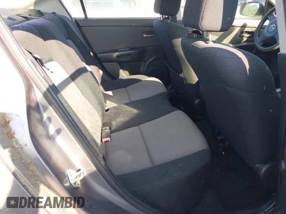 ✅ 2006 Mazda 3 i • VIN: JM1BK12G461466004 • Lot: 42515391. Listed on IAAI with 170,745 mi. Free auction sales archive from the USA and detailed vehicle history report at DreamBid. Image 8.
