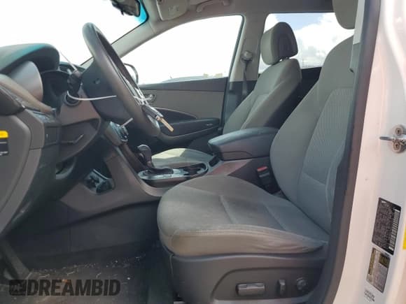 ✅ 2016 Hyundai Santa Fe SE • VIN: KM8SM4HF0GU155692 • Лот: 71152394. Опубликован ранее на Copart с пробегом 131 415 миль. Бесплатный доступ к архиву аукционных продаж из США и подробный отчёт об истории автомобиля на DreamBid. Изображение 7.